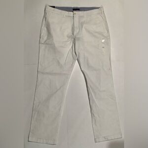 Tommy Hilfiger Men's Custom Fit Khaki Pants 38 x 33 NWT white Flat Front Chino